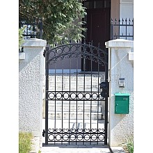 Αυλόπορτα Σιδήρου παραδοσιακή  με καρέ 12X12mm και κρίκους 