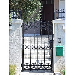 Traditional Iron Gate with 12X12mm frame and rings
