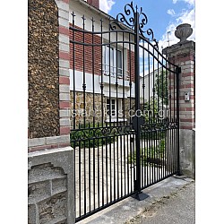 Traditional Iron Gate with 12X12mm frame and slat